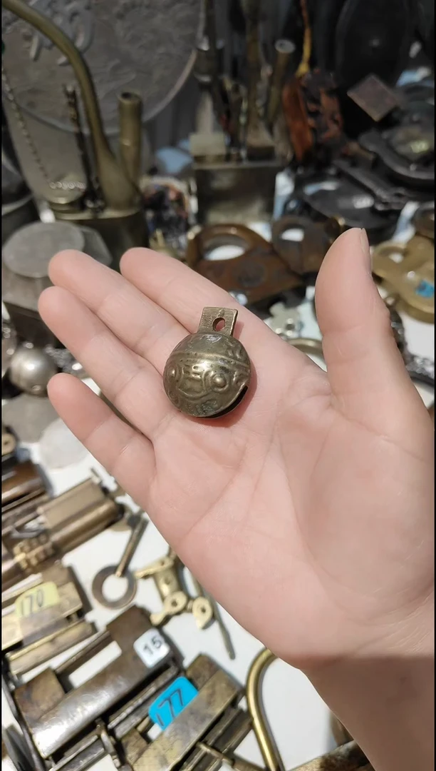 金属古典摆件家居摆件一个