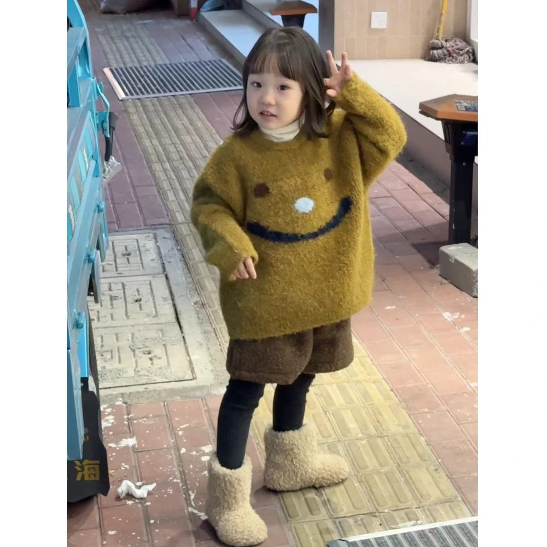 90-140女童笑脸毛衣+软毛呢短裤时髦秋冬装