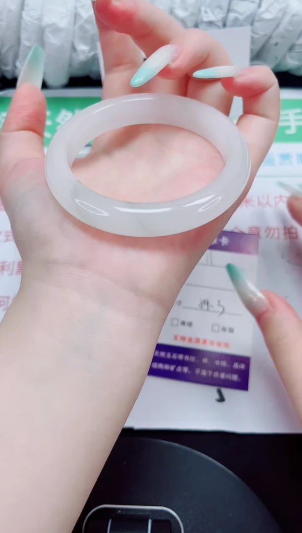 石英质玉手镯未镶嵌11-54/55