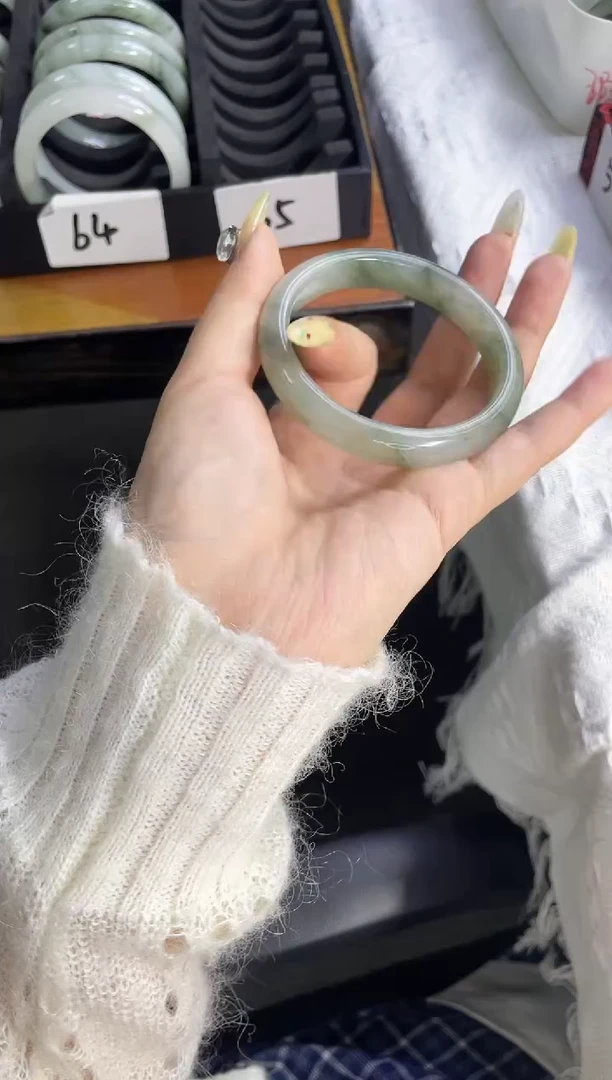 未镶嵌手镯石英质玉0985