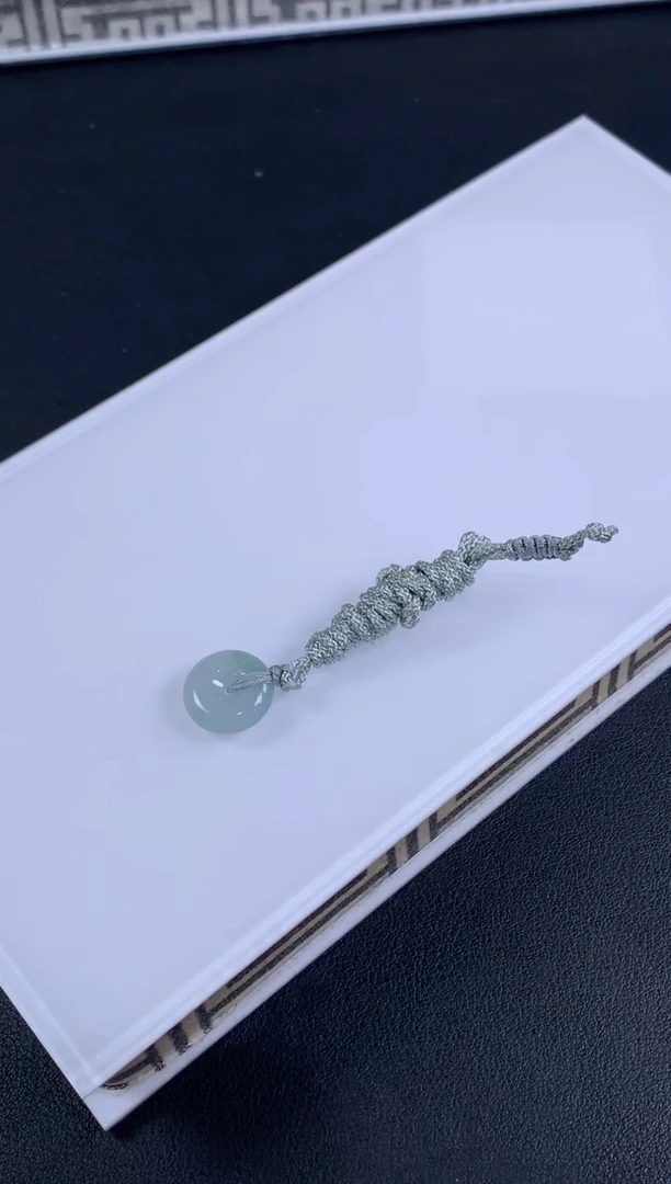 颈饰未镶嵌翡翠柯****?翡翠