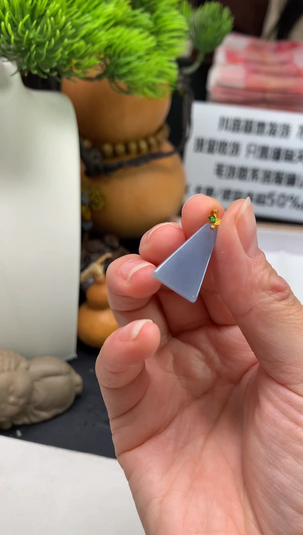颈饰18K金镶嵌翡翠行***言---125935