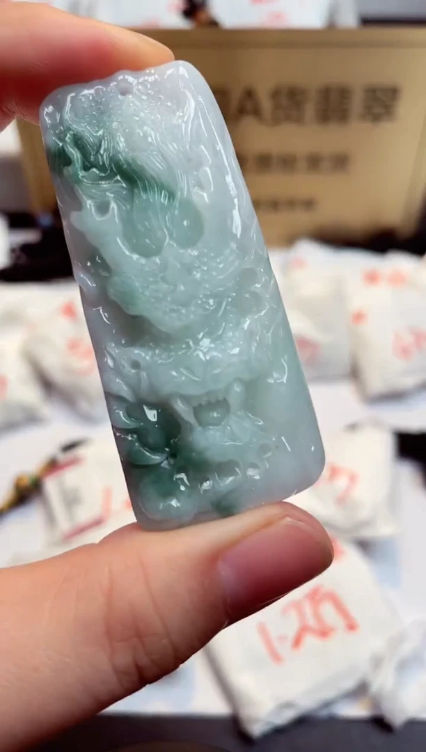 翡翠未镶嵌颈饰天然缅甸翡翠A货