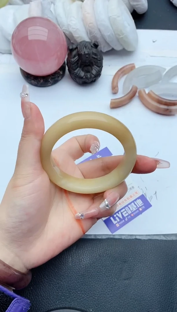 【闪购商品】石英质玉手镯未镶嵌G223+57/58