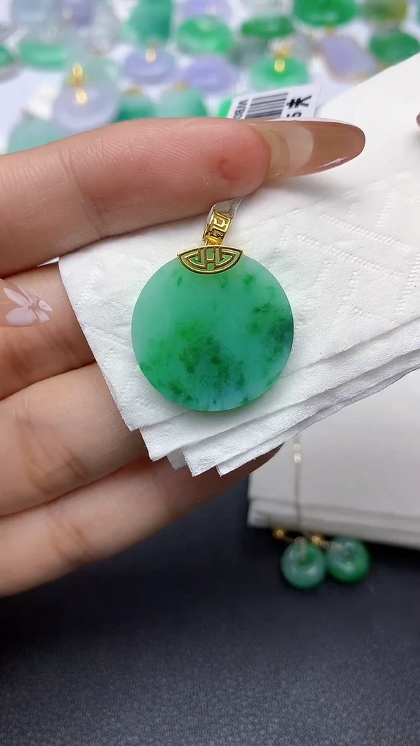 颈饰18K金镶嵌翡翠a货假一赔三支持复检百元上9元证书费自理