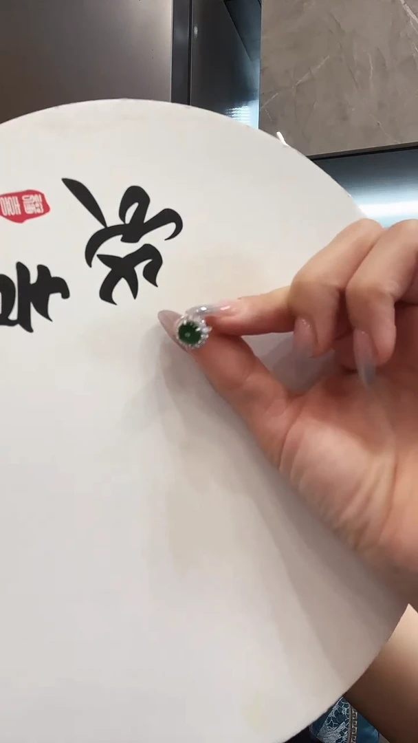 翡翠未镶嵌颈饰耳钉