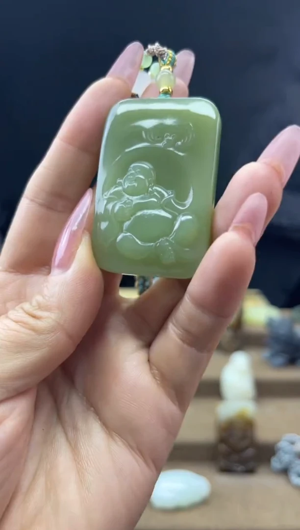 颈饰未镶嵌和田玉1