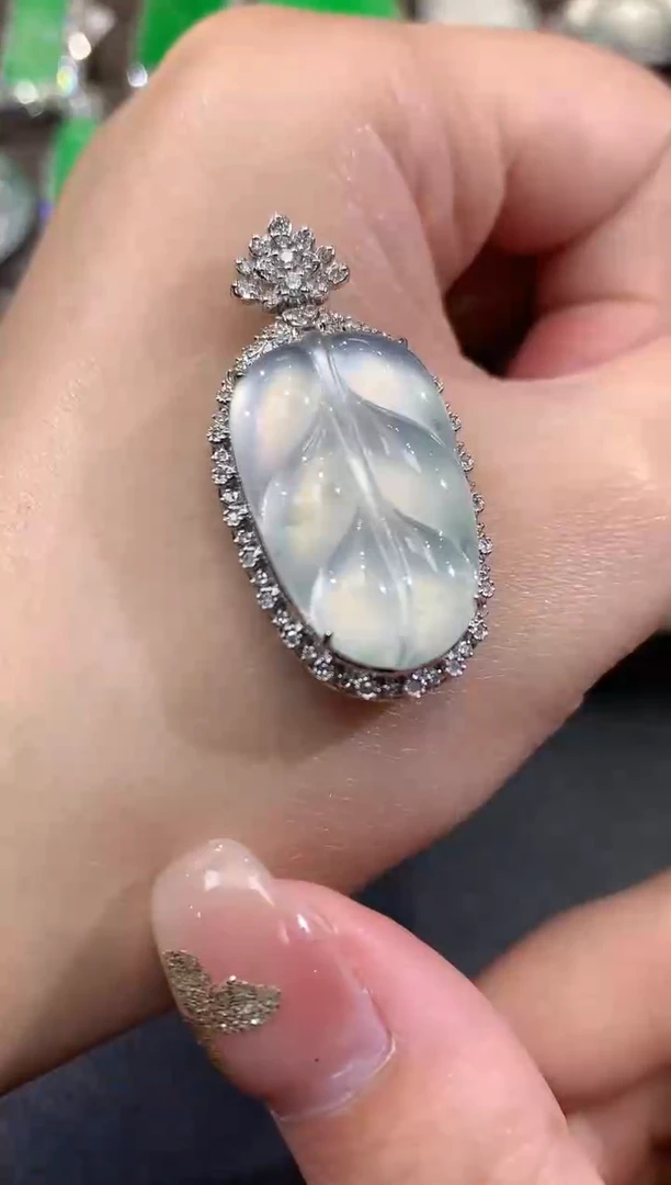 吊坠(不含链)18K金镶嵌翡翠C56