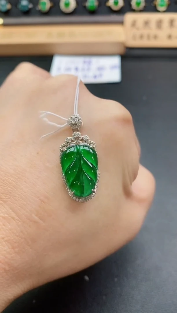 吊坠(赠链)银S925镶嵌翡翠1