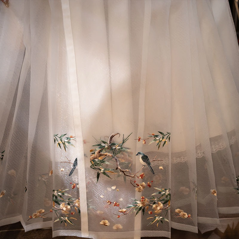 空谷记 汉服明制女薄款绣花梅竹寒禽马面裙