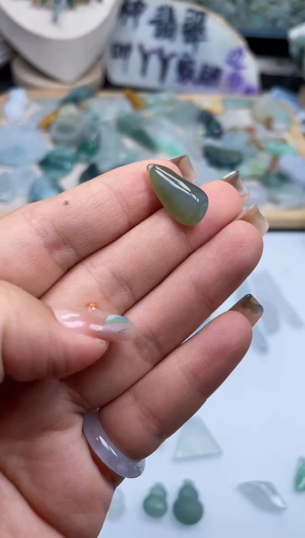 配石翡翠天然翡翠4