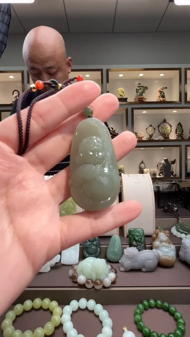 颈饰未镶嵌和田玉苏