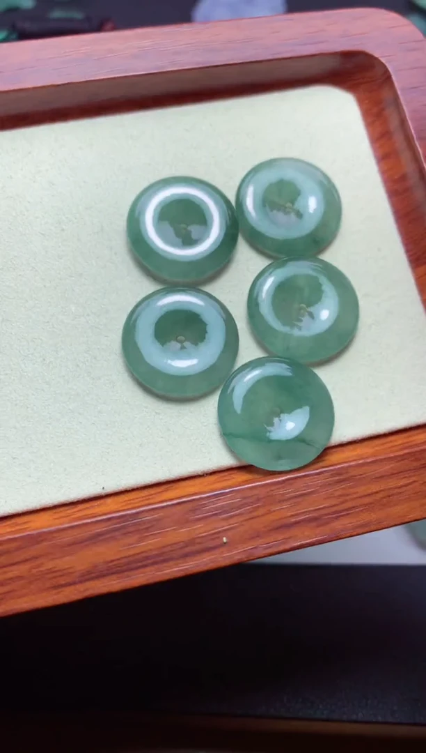 【闪购商品】翡翠颈饰未镶嵌多样性发其一天然翡翠