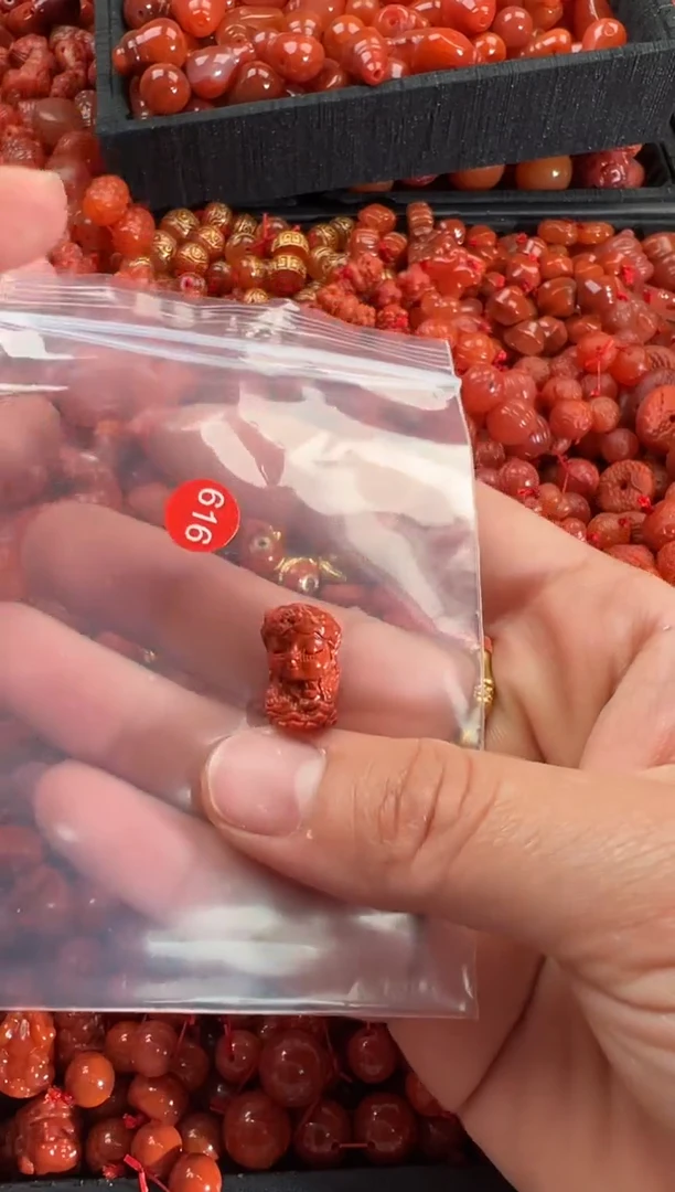 【闪购商品】南红玛瑙颈饰未镶嵌1