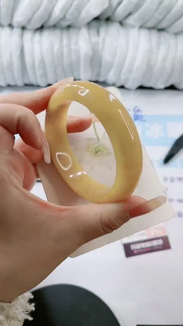 【闪购商品】石英质玉手镯未镶嵌多样性发货S571