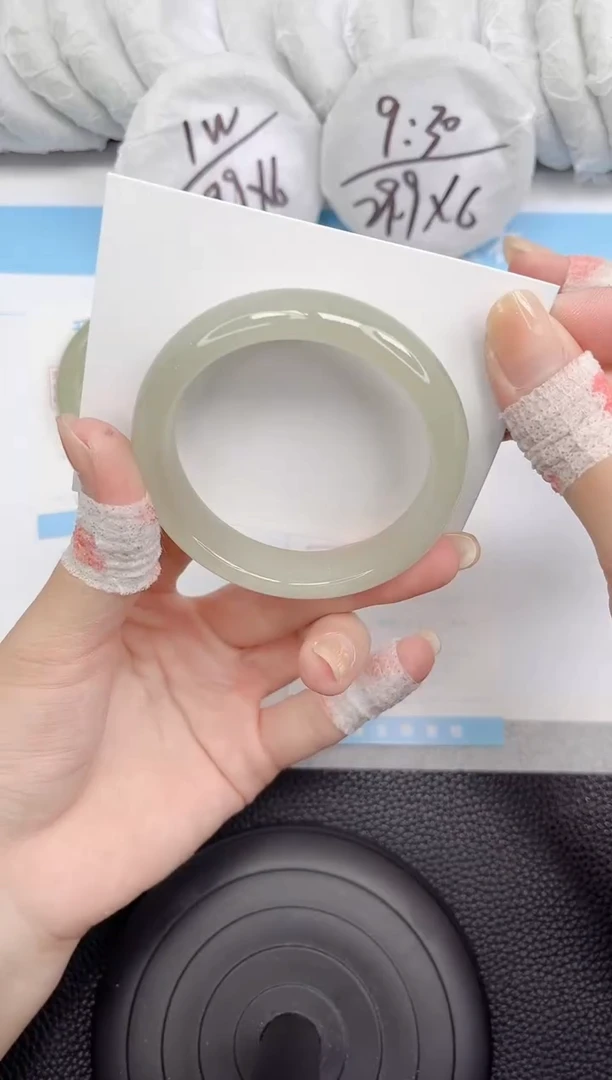 石英质玉手镯未镶嵌167-54