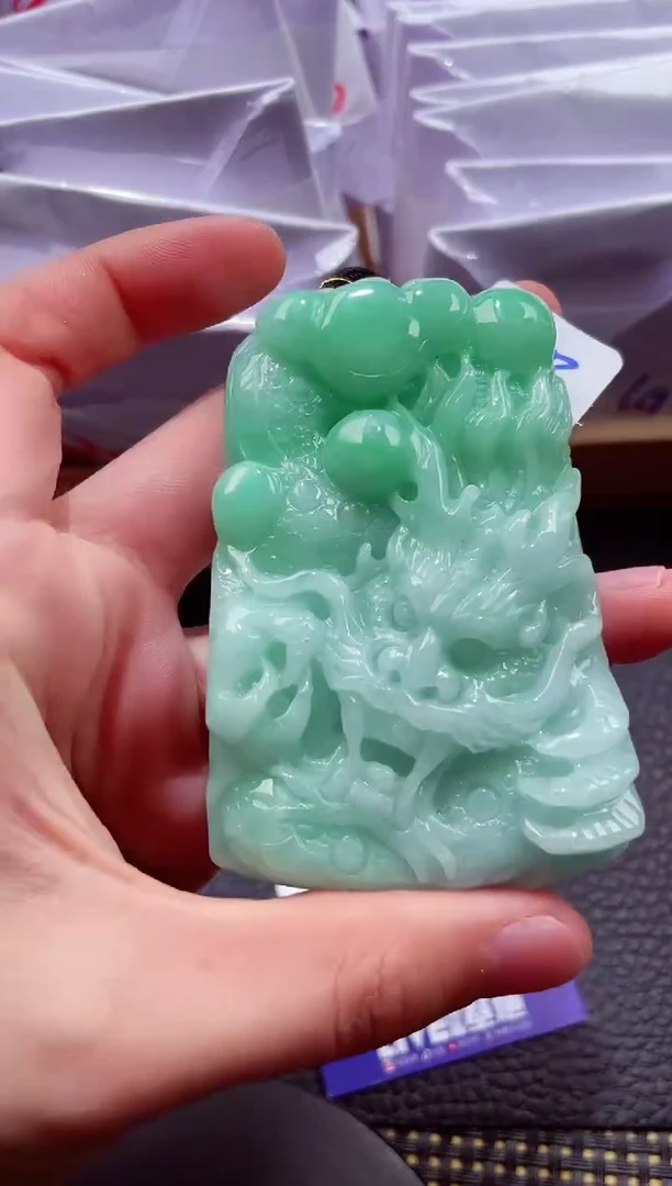 18K金镶嵌挂件翡翠000111