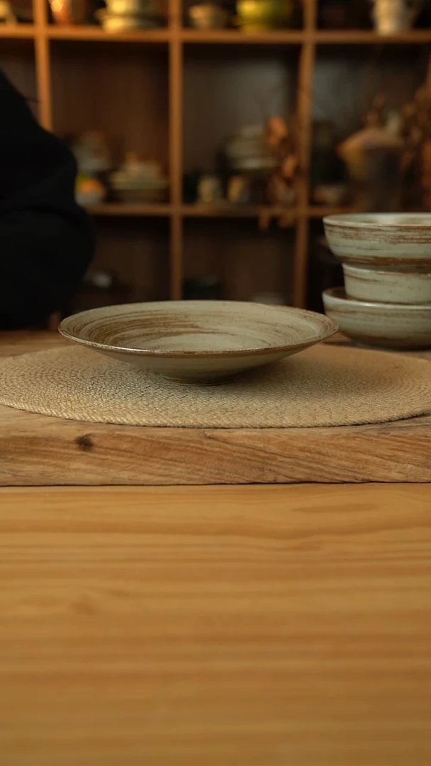 岁月风情系列的9英寸超大飞碟盘1个