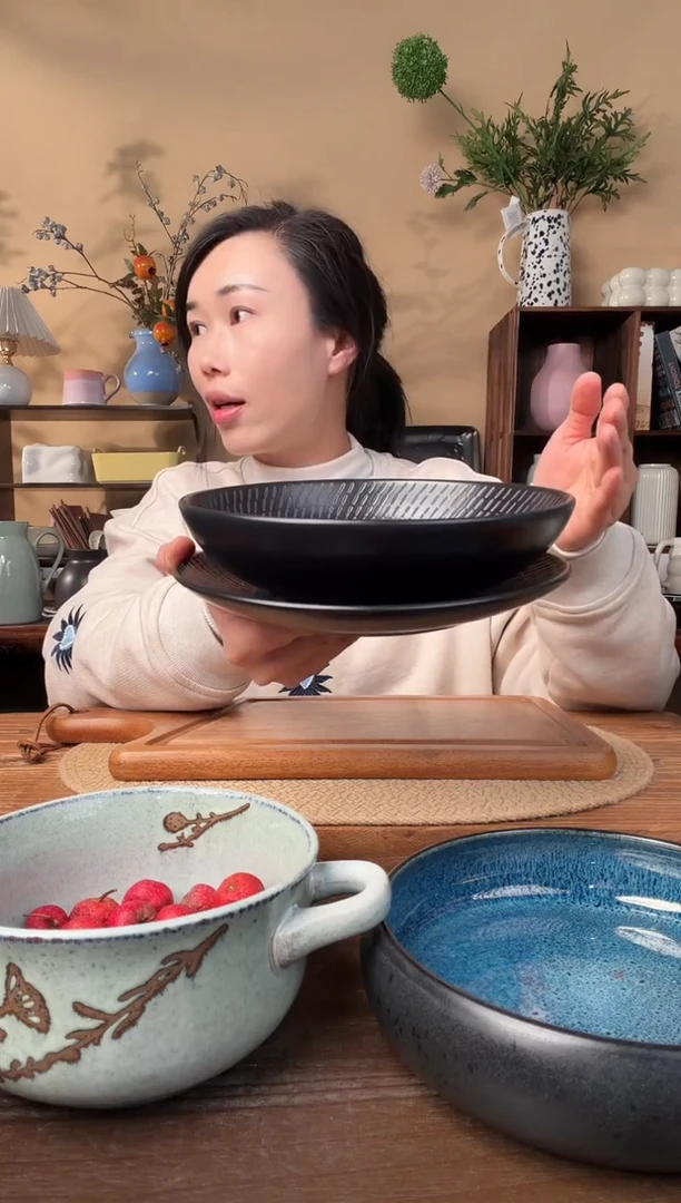 8英寸黑浮雕碗盘二件套微瑕