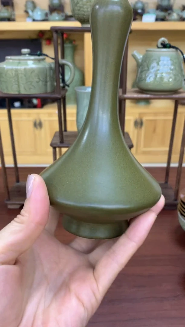 瓷片091509 茶叶末釉蒜头瓶 一个
