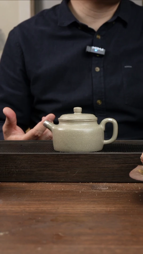 茶杯紫砂?全手本绿德钟    包银  220CC
