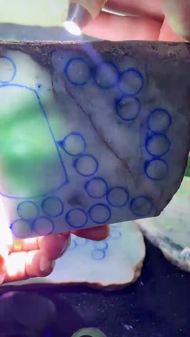 未镶嵌定制翡翠需要加工联系官方后台客服