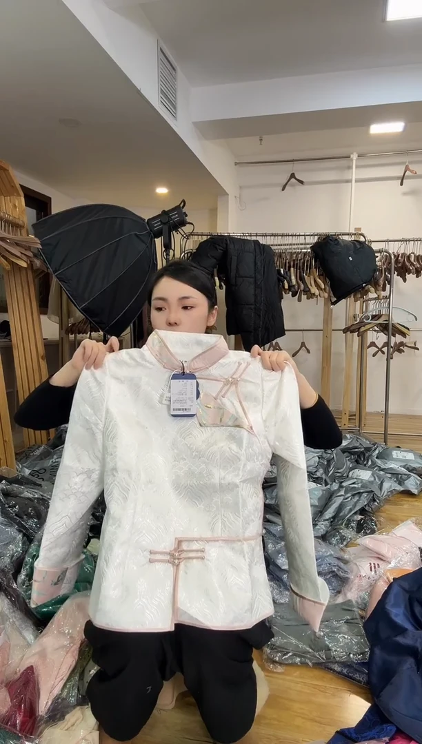 外套  XL 125斤以里