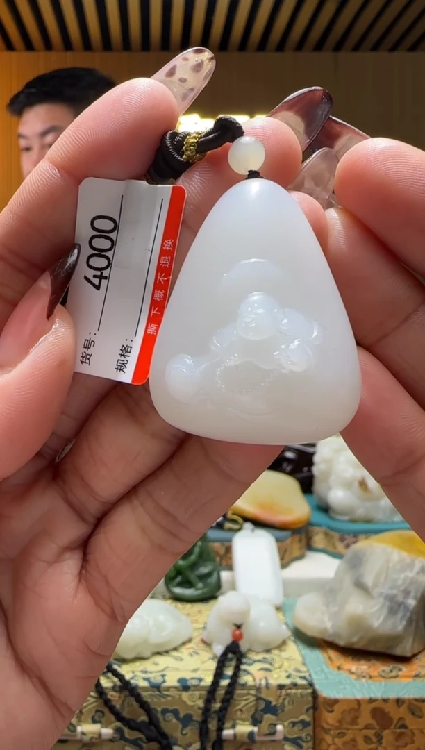 颈饰未镶嵌和田玉1