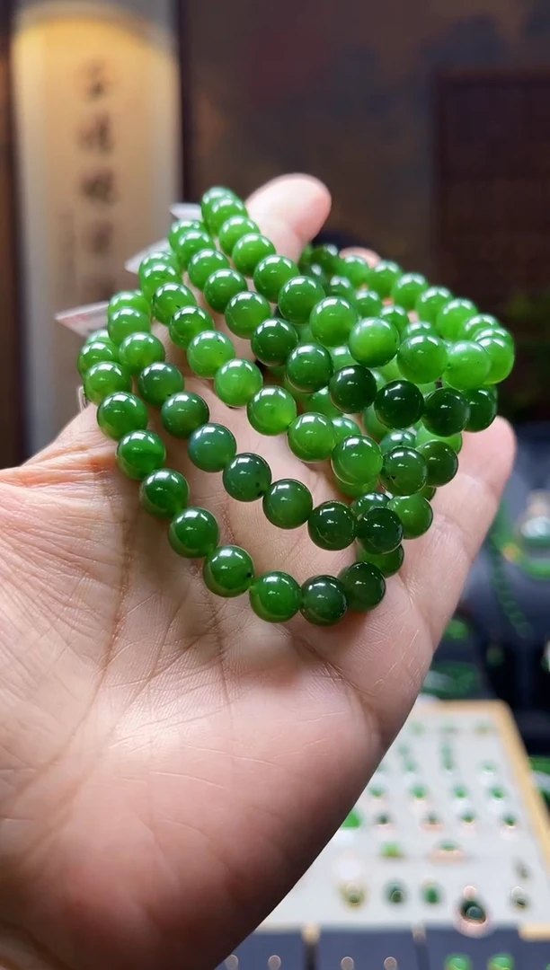 和田玉（碧玉）未镶嵌颈饰±8mm辣阳绿单圈手串多样性发一