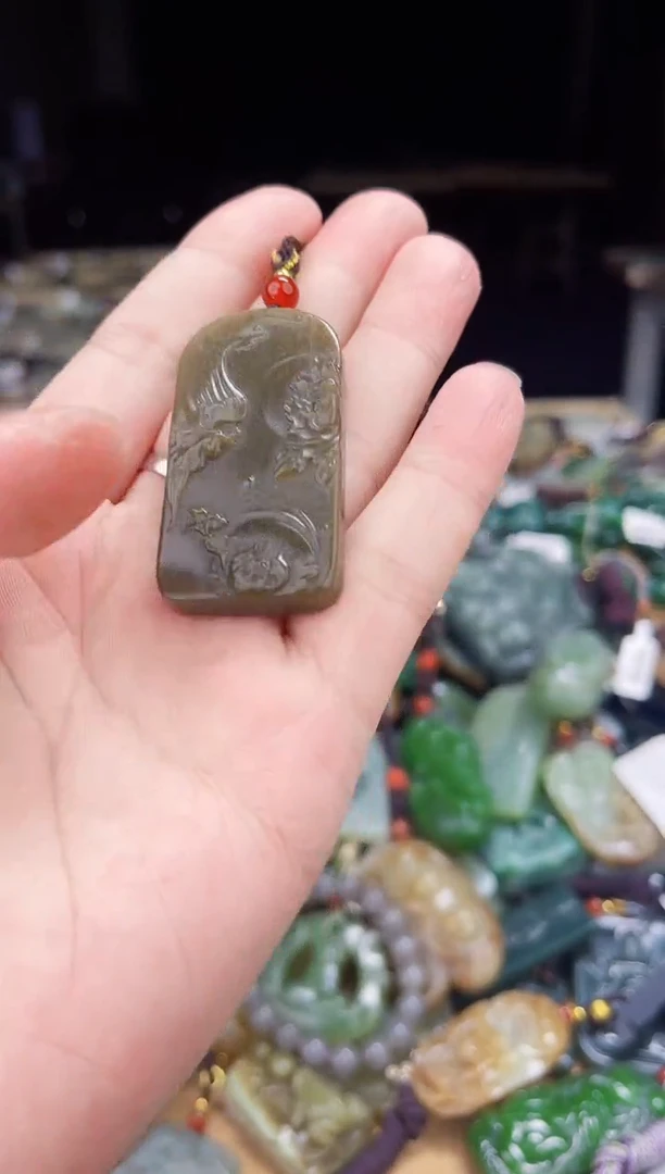 颈饰未镶嵌和田玉1