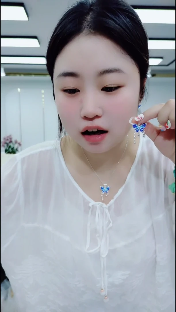 0702蓝色蝴蝶吊坠