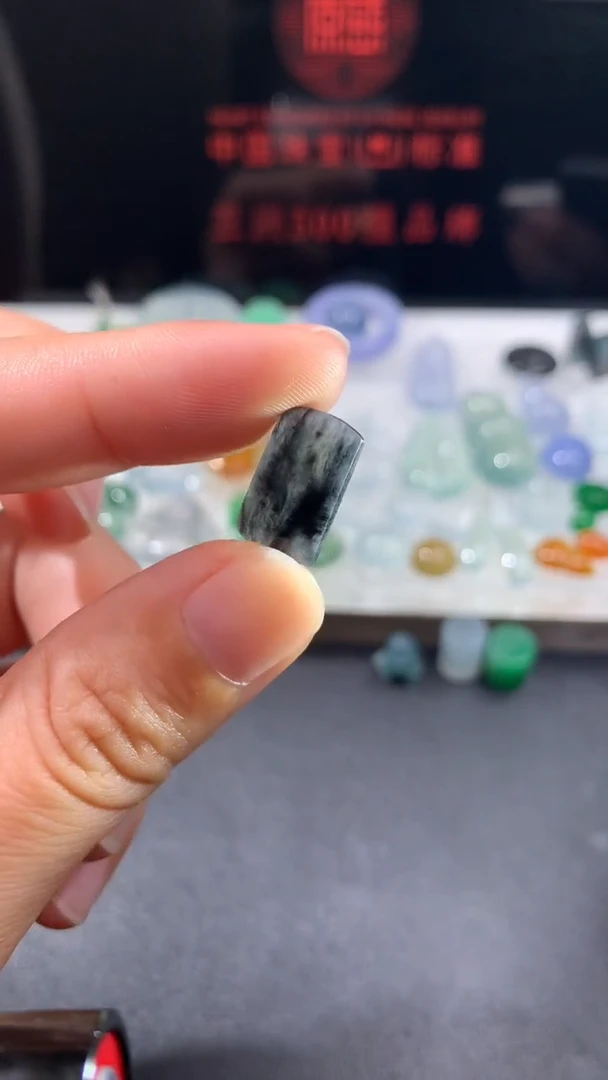 未镶嵌定制翡翠