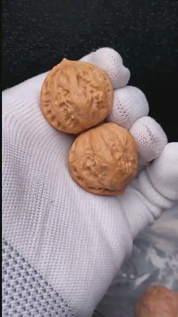 【闪购商品】文玩核桃把件玉龙粗筋