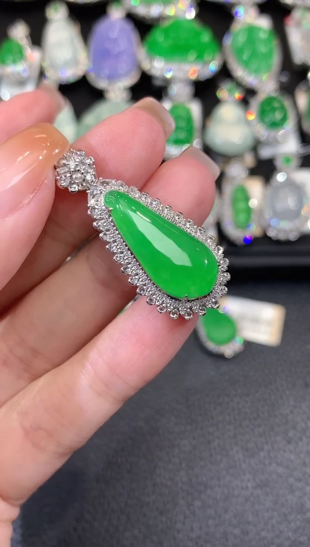 吊坠(不含链)18K金镶嵌翡翠D77