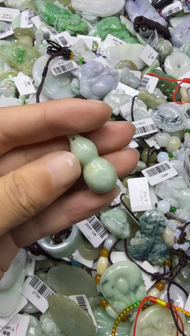 【闪购商品】翡翠颈饰未镶嵌000069636