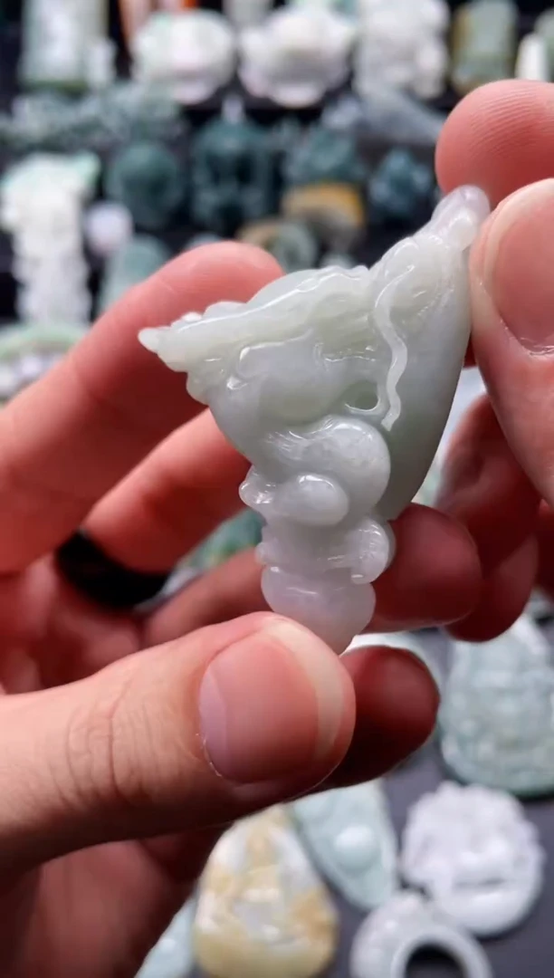 颈饰未镶嵌翡翠33  天然翡翠a货  仿古龙