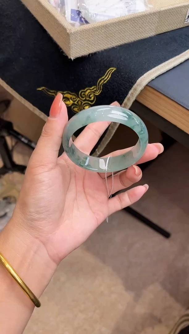 未镶嵌手镯翡翠东****温手镯