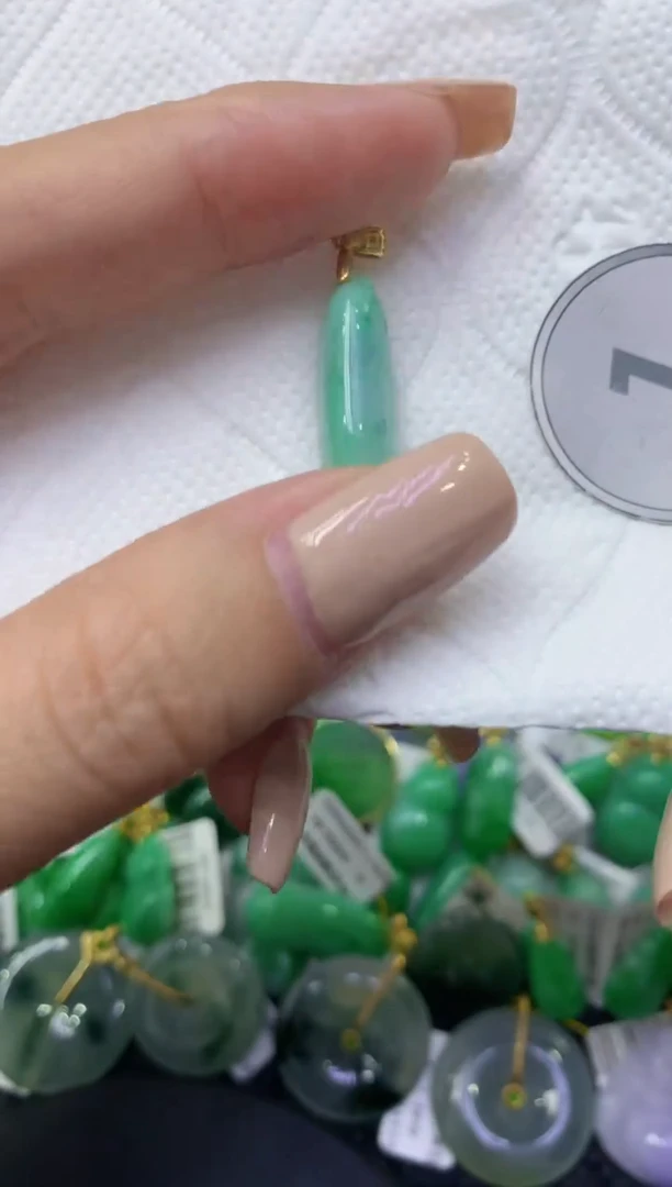 颈饰未镶嵌翡翠天然缅甸翡翠A货