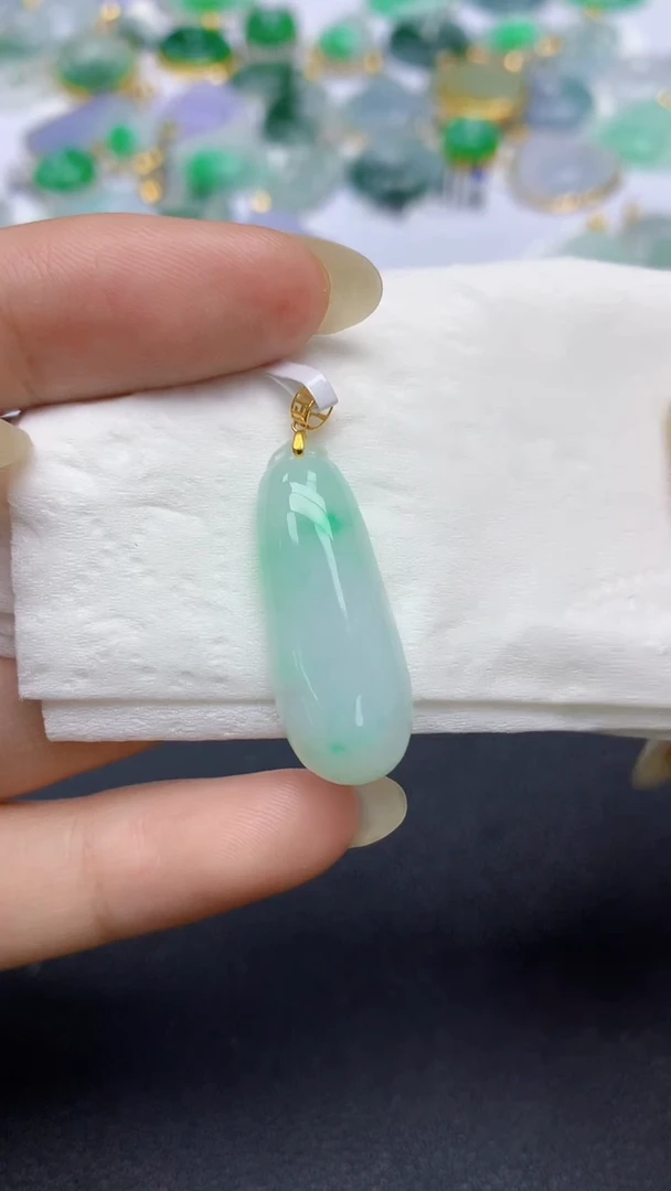 颈饰18K金镶嵌翡翠天然缅甸a货翡翠百元以上9元证书费自理
