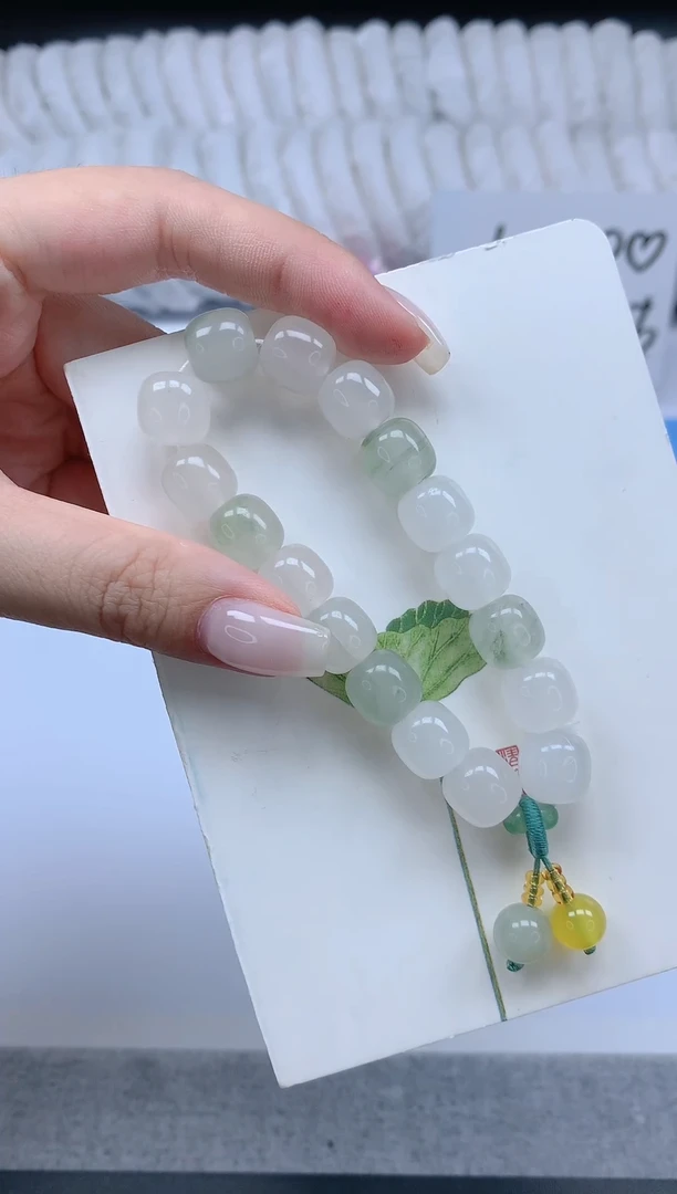 石英质玉手镯未镶嵌手链