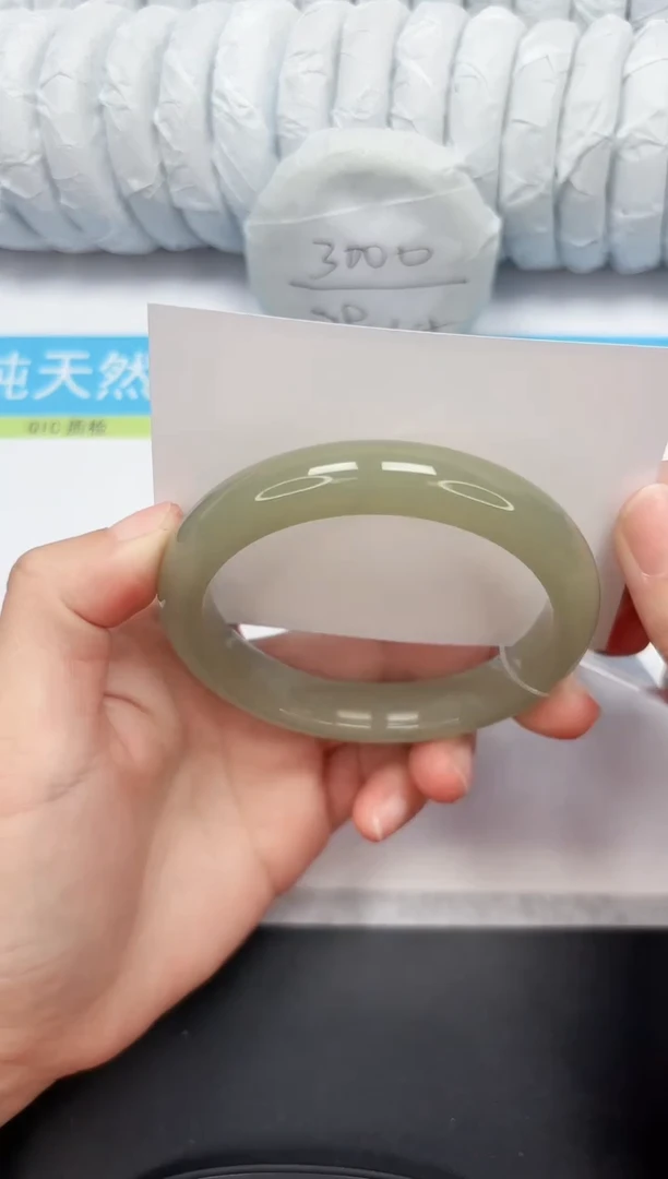 【闪购商品】石英质玉手镯未镶嵌36-63.8