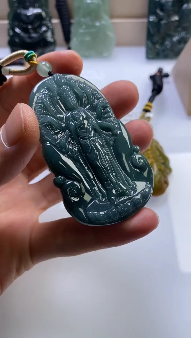 颈饰未镶嵌翡翠