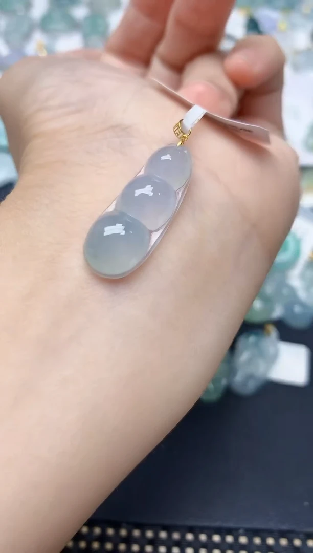 颈饰18K金镶嵌翡翠天然缅甸A货翡翠