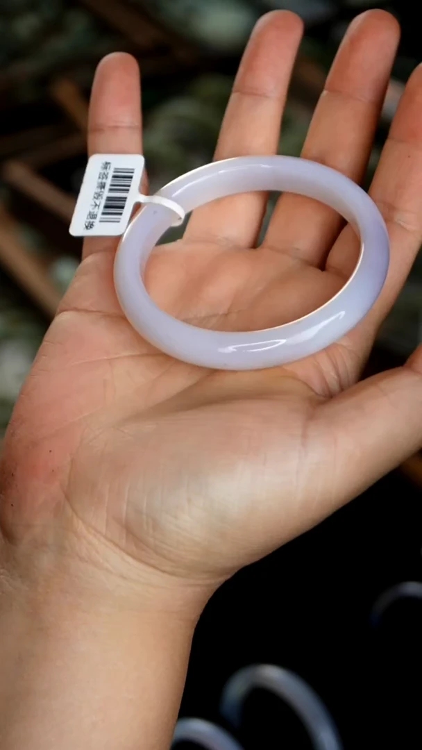 未镶嵌镯子玛瑙/玉髓2.7    54圈口