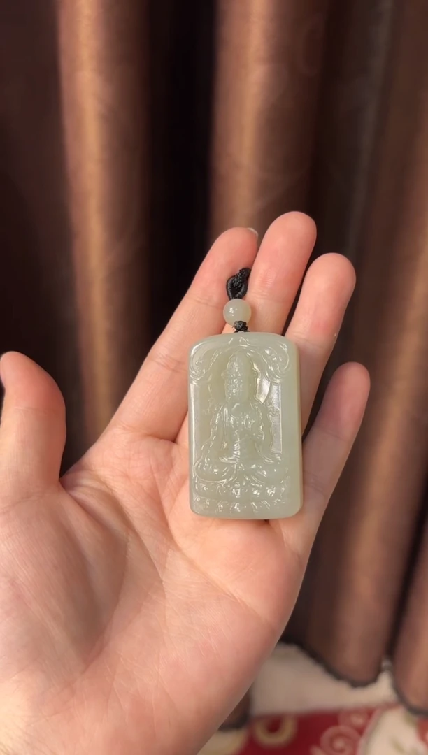 【闪购商品】和田玉吊坠(赠链)未镶嵌且末微色差近矿吊坠