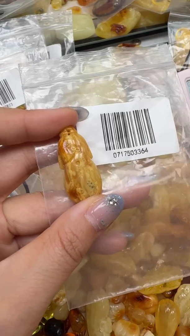 裸石琥珀未镶嵌如图