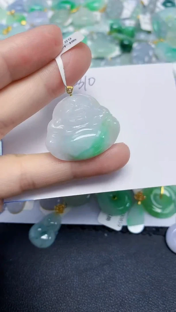 翡翠18K金镶嵌颈饰天然缅甸翡翠A货