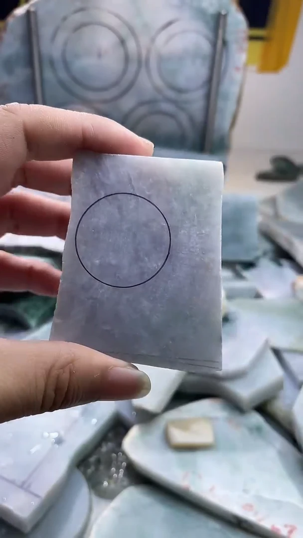 翡翠未镶嵌颈饰翡翠355