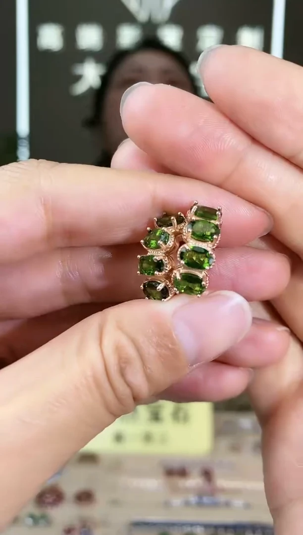 【闪购商品】透辉石耳饰银S925镶嵌耳饰