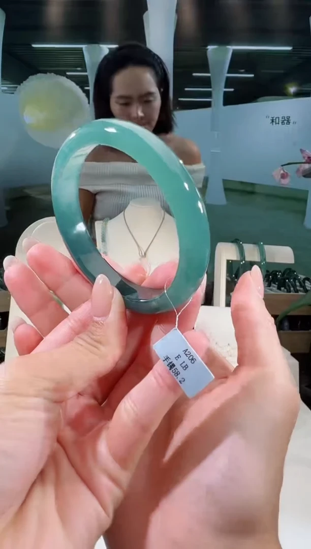 翡翠手镯未镶嵌58.2圈